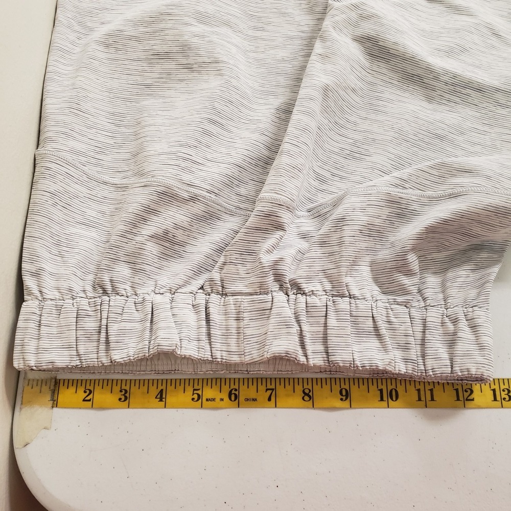 Lululemon Womens On The Fly Knee Length Skirt Size 6 Gray Striped Athletic Sport - Picture 7 of 10